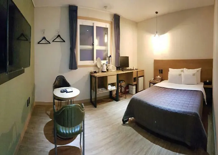 Youain Motel 2*